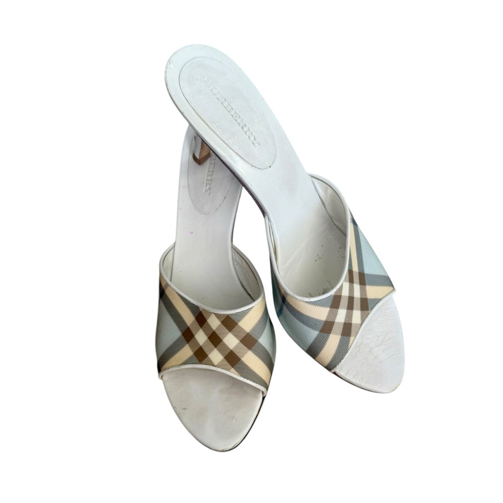 Burberry kitten open toe heel. 39.5. Blue plaid print. Made in Spain